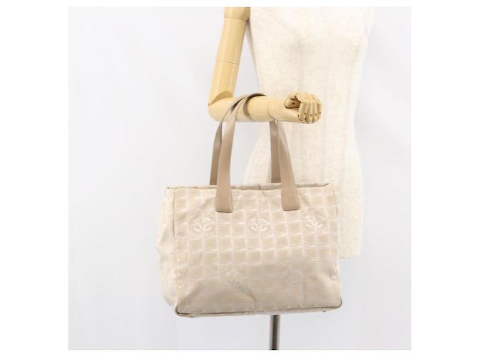 CHANEL Nuova Borsa Tote da Viaggio Nylon Beige Oro CC Auth 158686 D'oro - vista 23