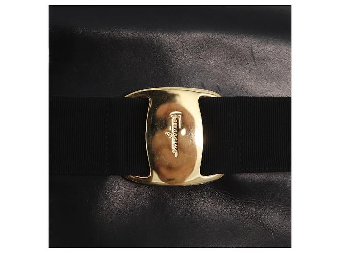 Borsa a Spalla Vala in Pelle Nera e Oro Auth BA9016 di Salvatore Ferragamo Nero D'oro - vista 14