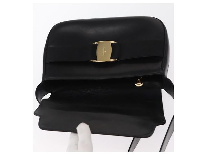 Borsa a Spalla Vala in Pelle Nera e Oro Auth BA9016 di Salvatore Ferragamo Nero D'oro - vista 15
