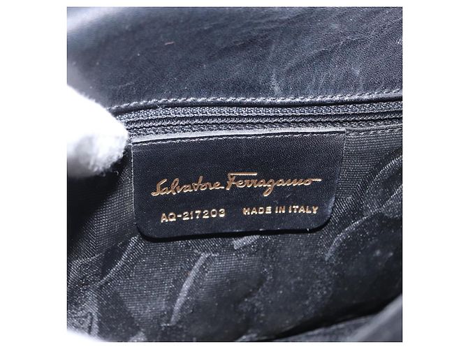 Borsa a Spalla Vala in Pelle Nera e Oro Auth BA9016 di Salvatore Ferragamo Nero D'oro - vista 16