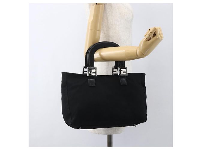 FENDI Handtasche aus schwarzem Nylon mit Silber authentisch 157127 - Ansicht 19