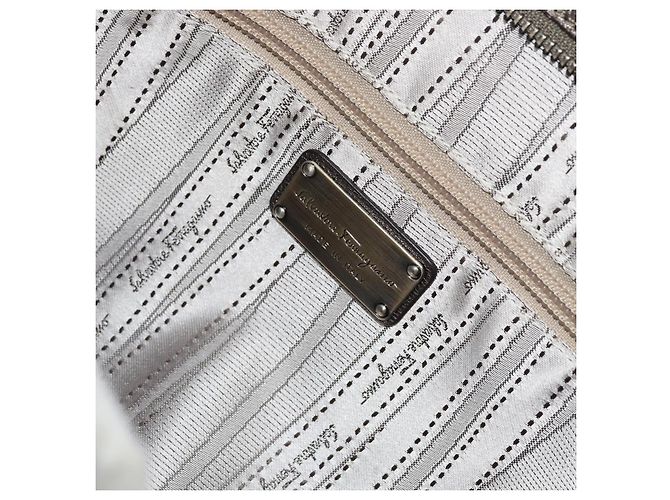 Borsa Tote Gancini in Pelle Marrone e Oro Auth 158376 di Salvatore Ferragamo D'oro - vista 18