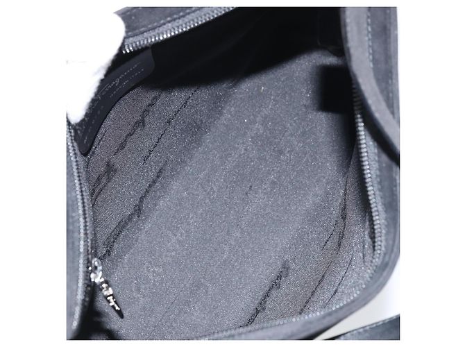 Borsa a Spalla Vala in Pelle Scamosciata Nera e Oro Auth BA9014 di Salvatore Ferragamo Nero D'oro - vista 16