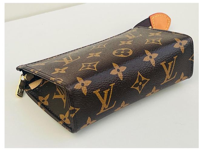Pochette Louis Vuitton Marrone in Pelle - vista 12