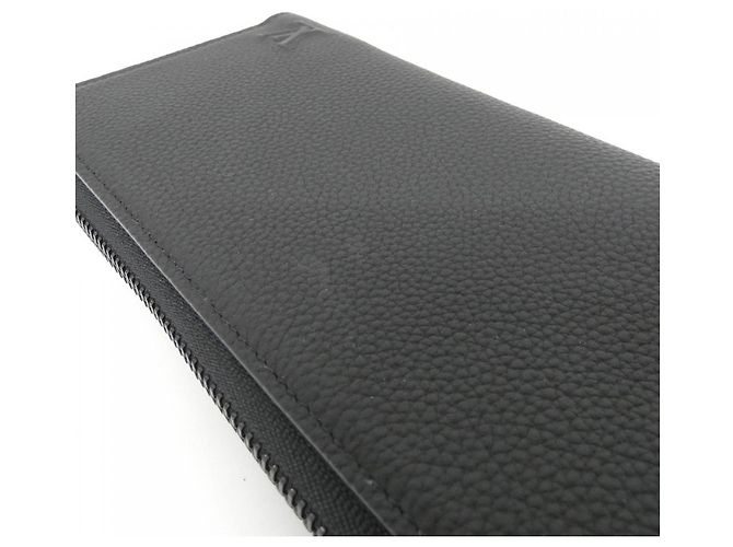 Louis Vuitton LV Aerogram Zippy Wallet Black - view 4