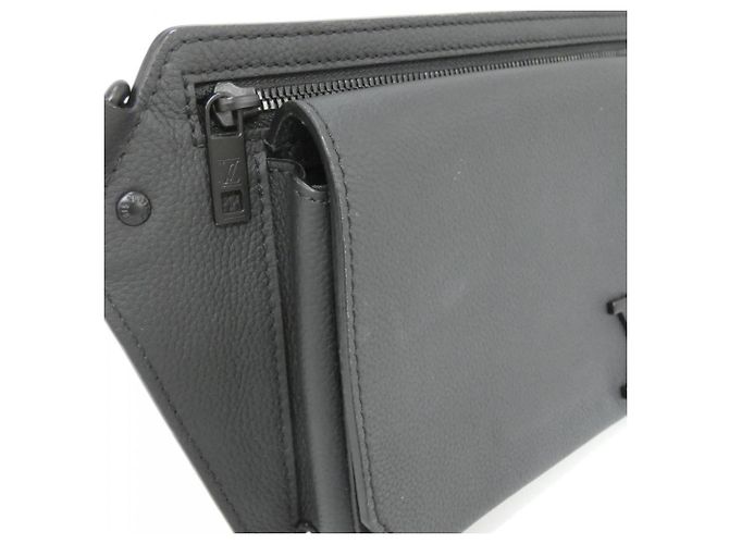 Borsa a Spalla Louis Vuitton LV Aerogram Takeoff Nero - vista 4