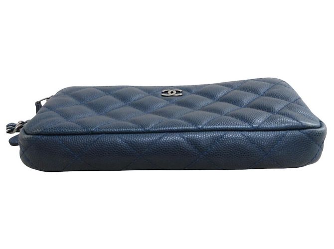 Borsa a spalla in pelle di vitello grana blu navy Chanel - vista 7