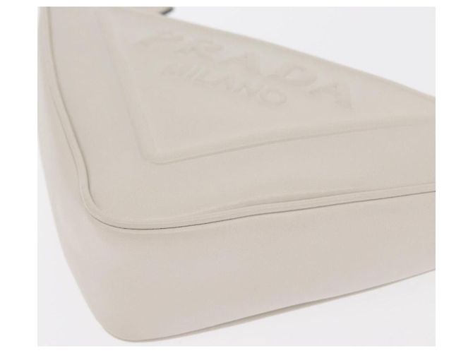 PRADA Borsa Clutch in Pelle Argento Bianca Auth 159445V Bianco - vista 16