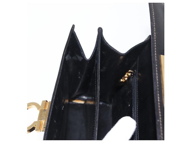 Borsa a mano in pelle Gancini 2 in 1 nera e oro Salvatore Ferragamo Auth ka1065 Nero D'oro - vista 21
