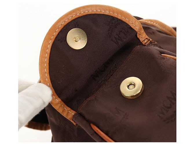 MCM Zaino Vicetos Logogram in nylon marrone e oro Auth 158482 D'oro - vista 18