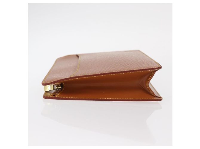 LOUIS VUITTON Pochette Masculina Epi Bolsa Marrom Zipangu Dourado M52528 LV Auth bs32026 - vista 4
