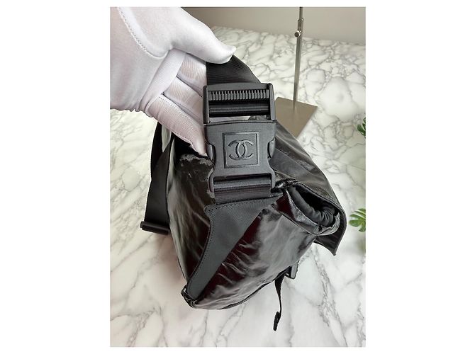 Borsa a tracolla Chanel nera in tessuto Nero - vista 4