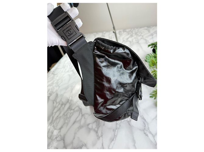 Borsa a tracolla Chanel nera in tessuto Nero - vista 6
