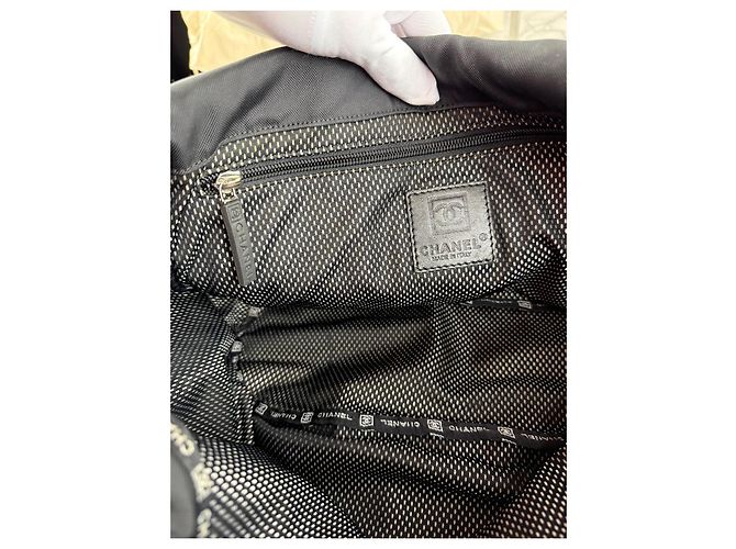 Borsa a tracolla Chanel nera in tessuto Nero - vista 9