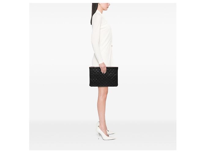 Clutch O Grande in Caviar Nero di Chanel - vista 7