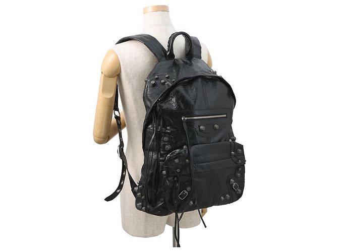 Everyday Sac à dos Le Cagoule en cuir de Balenciaga - vue 4