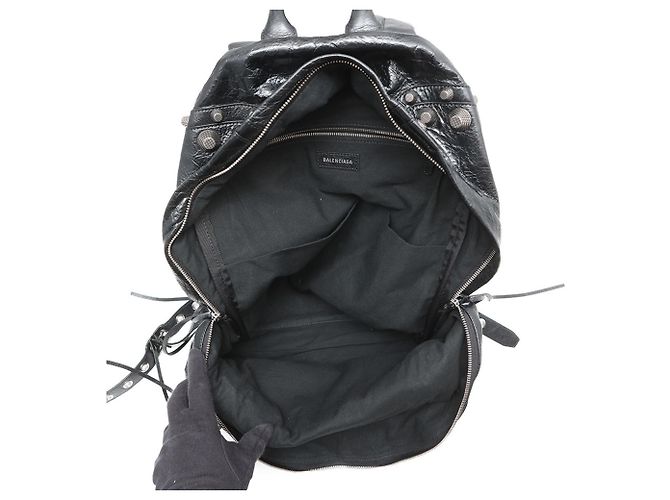 Everyday Sac à dos Le Cagoule en cuir de Balenciaga - vue 5