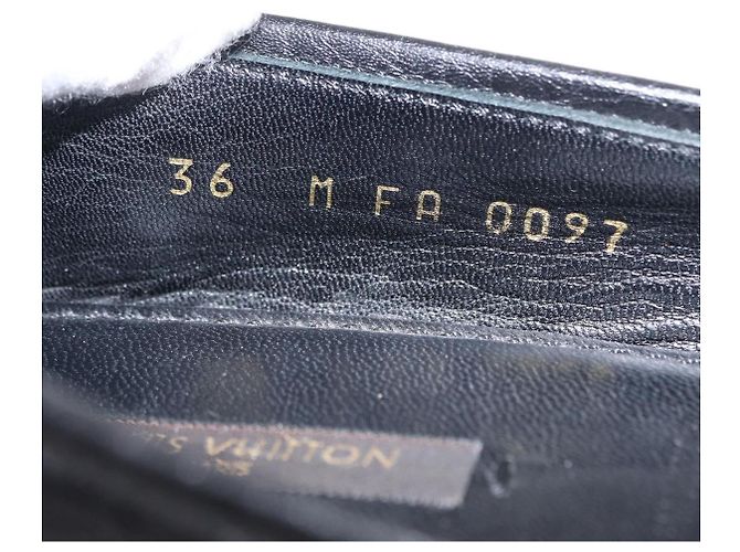 LOUIS VUITTON Zapatos Planos de Cuero Negro LV Auth ti3573 - vista 37