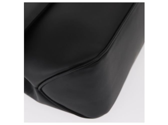 Borsa a Spalla Vala in Pelle Nera e Argento di Salvatore Ferragamo Auth bs31823 Nero - vista 15
