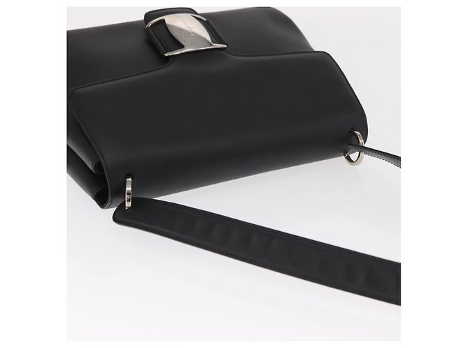 Borsa a Spalla Vala in Pelle Nera e Argento di Salvatore Ferragamo Auth bs31823 Nero - vista 7