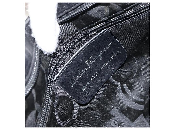 Borsa a Spalla Vala in Nylon Nero Salvatore Ferragamo Auth 160694 - vista 12
