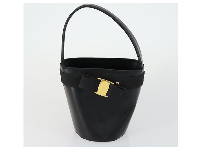 Borsa a mano in pelle Salvatore Ferragamo Gancini Vala 3 pezzi Nero Auth 157075 - vista 9