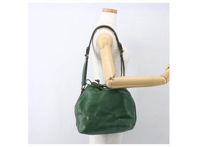Noe LOUIS VUITTON Borsa a Spalla Petit Noé Epi Verde M44104 LV Auth 151097 - vista 21