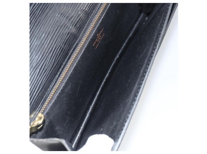 LOUIS VUITTON Epi Serie Dragonne Clutch Bag Nero M52612 LV Auth 160670 - vista 10