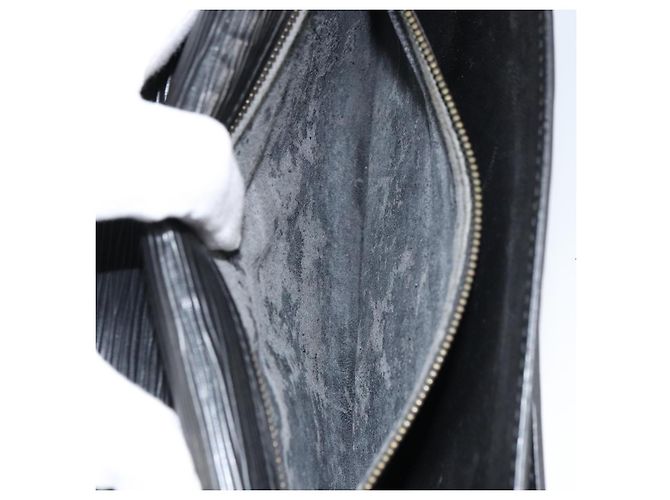 LOUIS VUITTON Epi Serie Dragonne Clutch Bag Nero M52612 LV Auth 160670 - vista 11