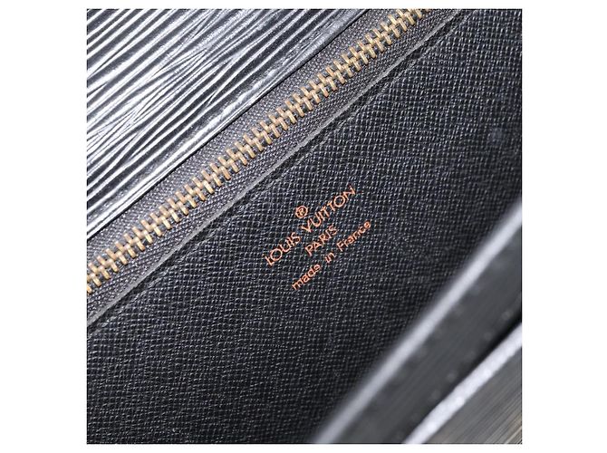 LOUIS VUITTON Epi Serie Dragonne Clutch Bag Nero M52612 LV Auth 160670 - vista 18