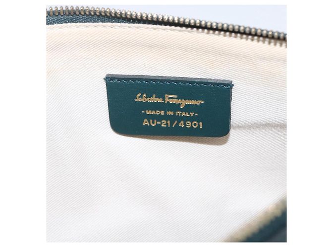 Salvatore Ferragamo Pochette Accessorio Gancini in Pelle Verde Argento Auth 158715 - vista 12