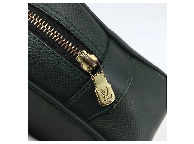 LOUIS VUITTON Pochette Karga Taiga Épicea M30814 LV Auth ka1191 - vue 10