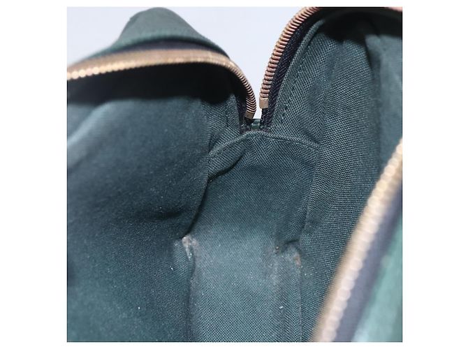 LOUIS VUITTON Pochette Karga Taiga Épicea M30814 LV Auth ka1191 - vue 19