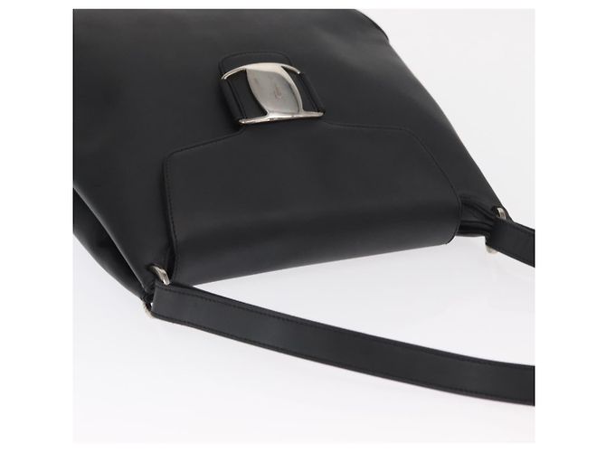 Borsa a Spalla Vala in Pelle Nera e Oro Salvatore Ferragamo Auth BA9162 Nero D'oro - vista 6