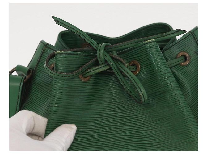 Noe LOUIS VUITTON Borsa a Spalla Petit Noé Epi Verde M44104 LV Auth ep12277 - vista 19