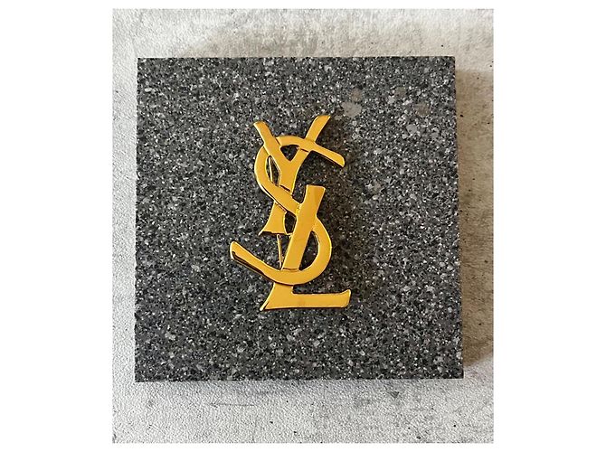 Spilla logo YSL Yves Saint Laurent D'oro - vista 3