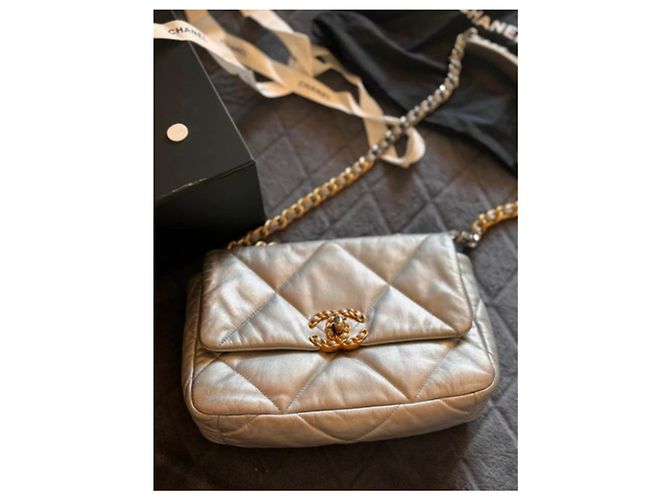 Chanel 19 Lammleder Handtasche Silber - Ansicht 3