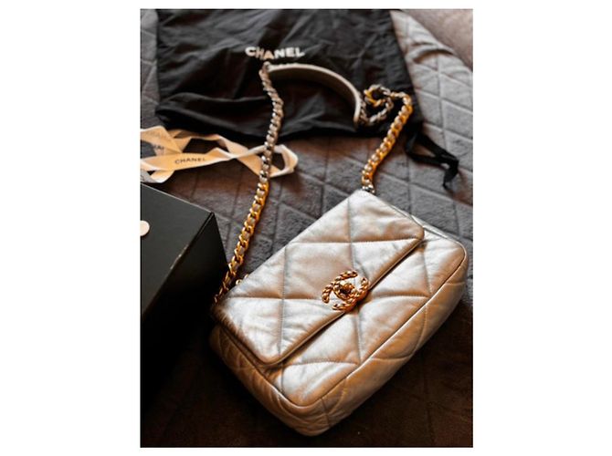 Chanel 19 Lammleder Handtasche Silber - Ansicht 4