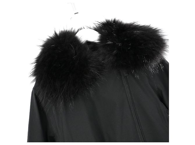 Prada Linea Rossa gesteppte Jacke mit Kunstfellbesatz und Tasche Schwarz - Ansicht 3