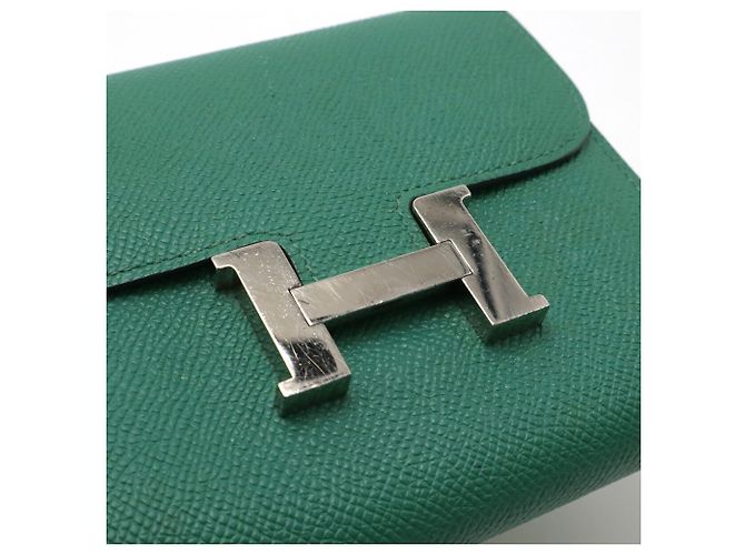 Billetera bi-fold compacta Constance de Hermès Verde - vista 5