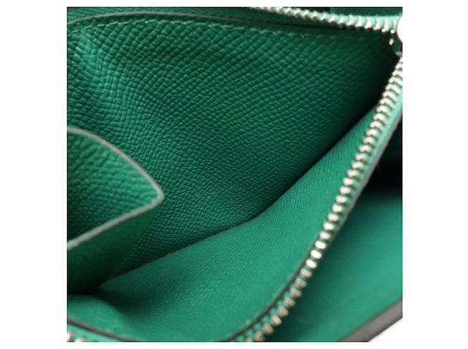 Billetera bi-fold compacta Constance de Hermès Verde - vista 8