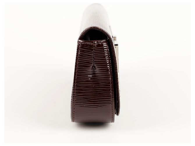 Louis Vuitton Clutch Sobe Roja - vista 7
