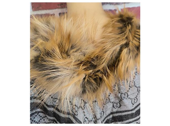 Gucci Monogramm Poncho. Grau - Ansicht 6