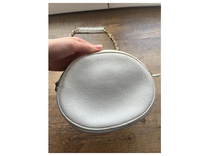 2.55 Bolsa Chanel de couro cor eggshell com corrente dourada Fora de branco - vista 11