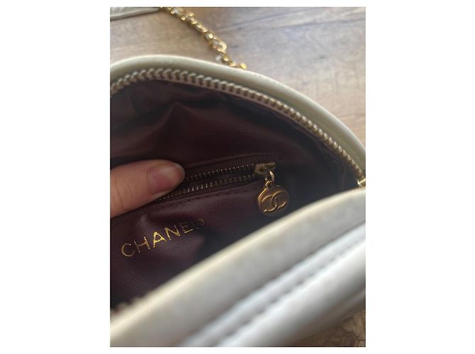 2.55 Bolsa Chanel de couro cor eggshell com corrente dourada Fora de branco - vista 9