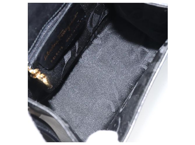 Borsa a mano in pelle Gancini Salvatore Ferragamo 2 in 1 Nero Oro Auth 157338 - vista 11