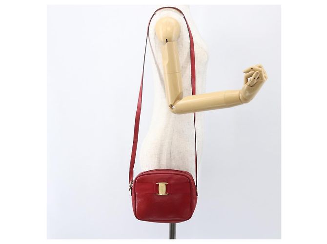 Borsa a Spalla Salvatore Ferragamo Vala in Pelle Rossa Dorata Auth 158148 Rosso D'oro - vista 21