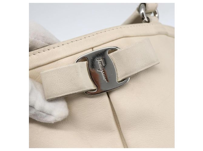 Borsa a mano Vala in pelle 2 in 1 bianca argento di Salvatore Ferragamo Auth 160697 Bianco - vista 18