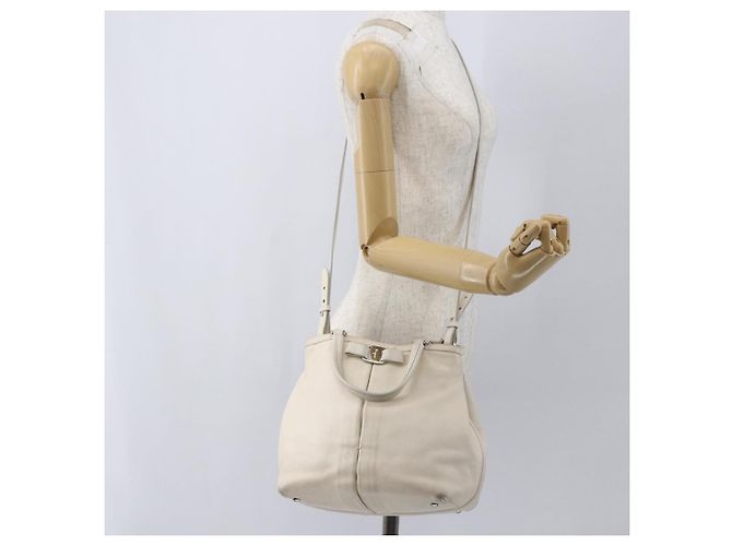 Borsa a mano Vala in pelle 2 in 1 bianca argento di Salvatore Ferragamo Auth 160697 Bianco - vista 25
