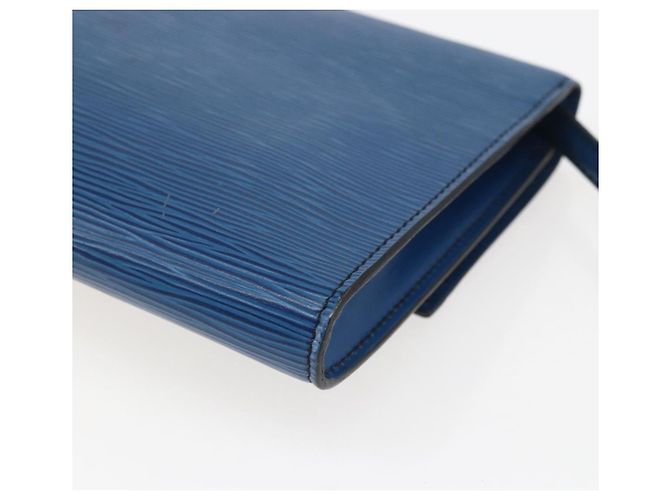 LOUIS VUITTON Epi Pochette Arche Shoulder Bag Blue M52575 LV Auth ar13863 - view 15